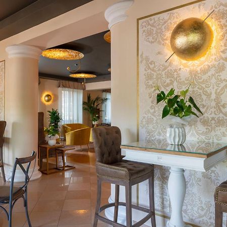 Hotel Mazzanti Милано Мартима Екстериор снимка