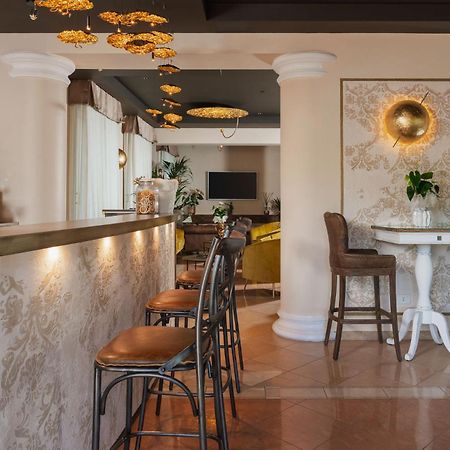 Hotel Mazzanti Милано Мартима Екстериор снимка