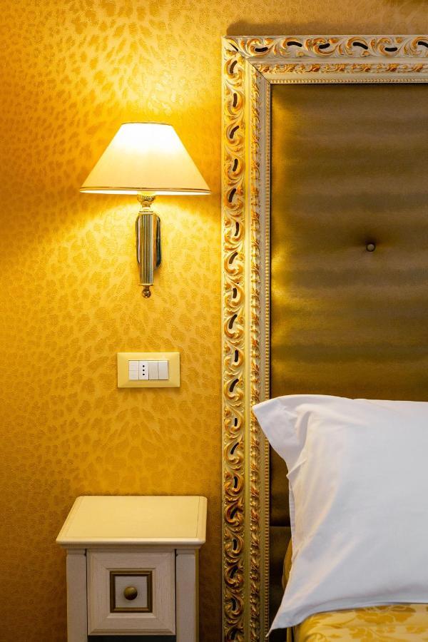 Hotel Mazzanti Милано Мартима Екстериор снимка