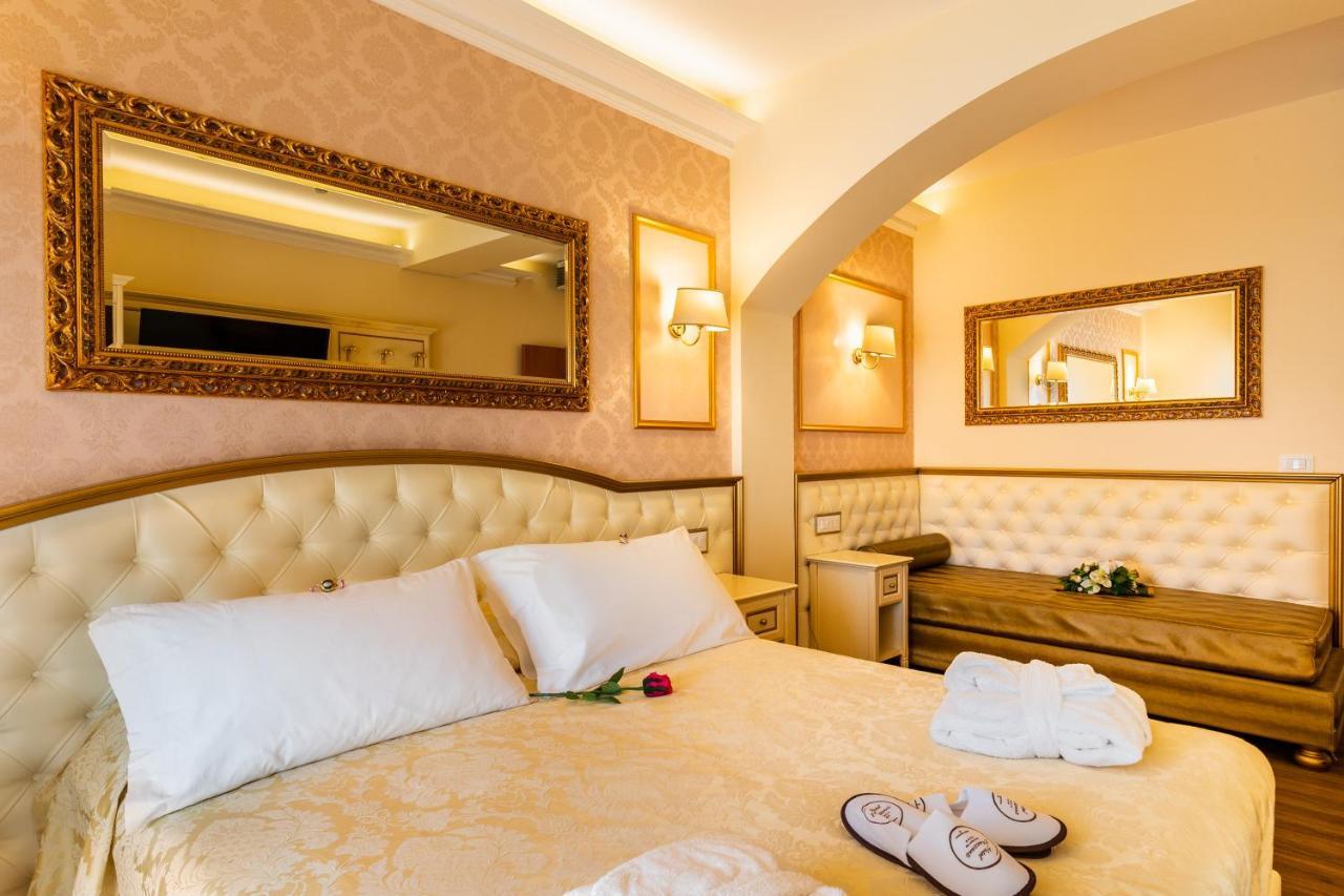 Hotel Mazzanti Милано Мартима Екстериор снимка