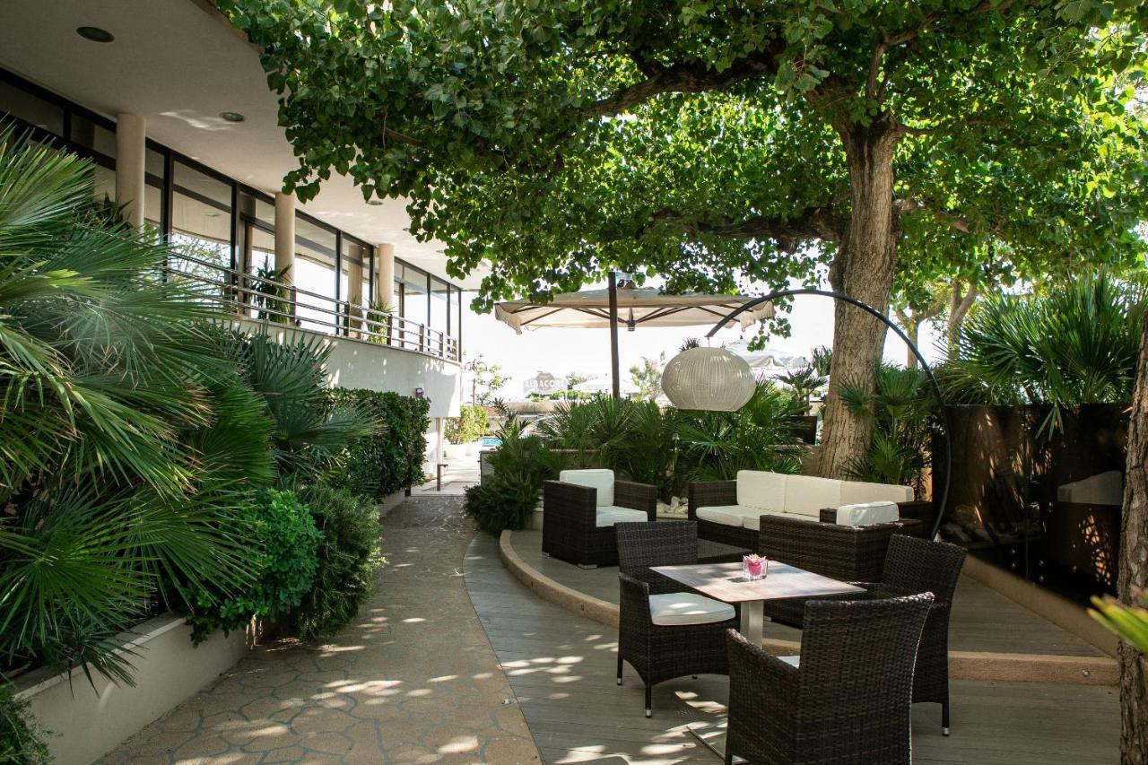 Hotel Mazzanti Милано Мартима Екстериор снимка