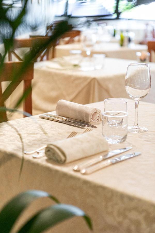 Hotel Mazzanti Милано Мартима Екстериор снимка