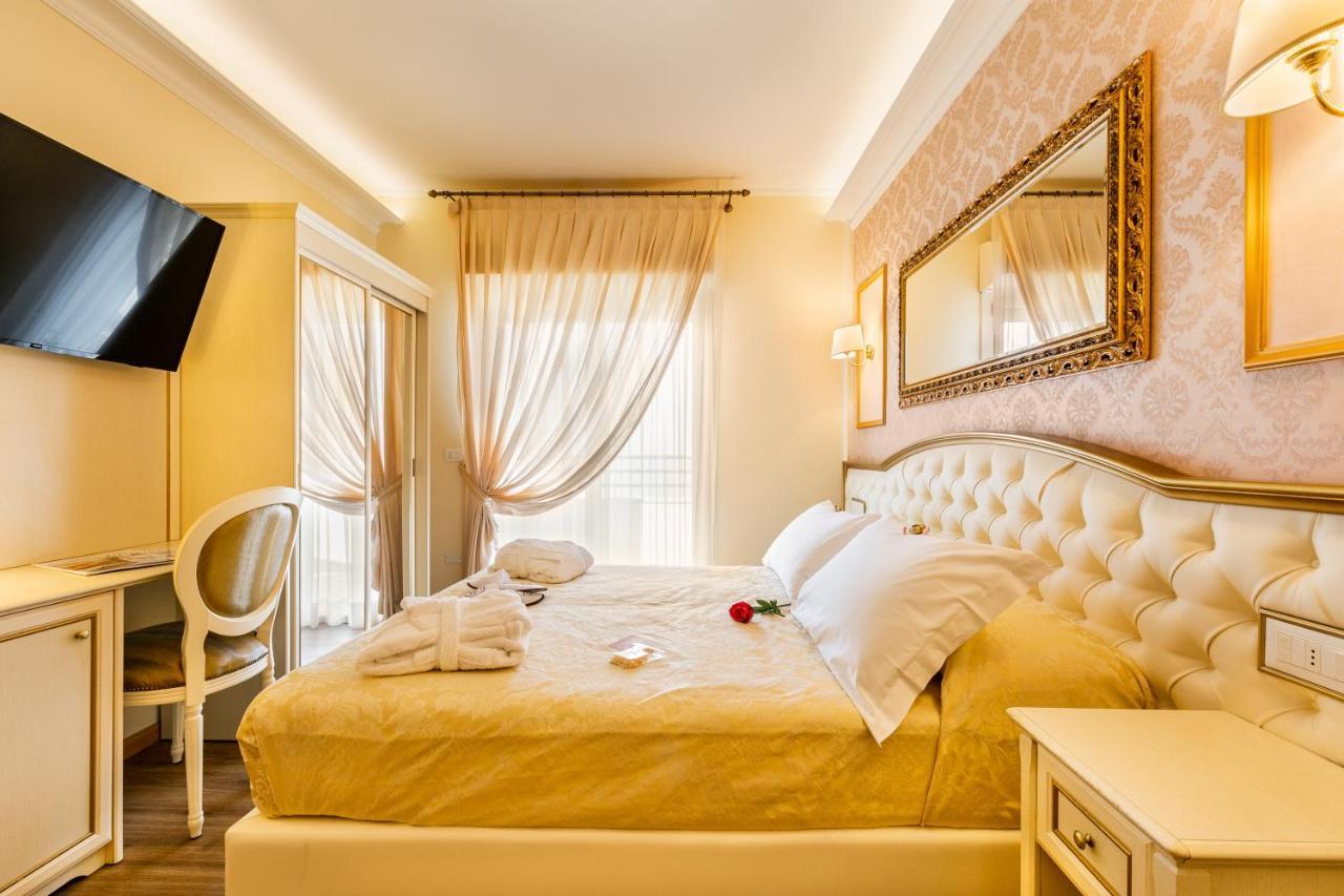 Hotel Mazzanti Милано Мартима Екстериор снимка