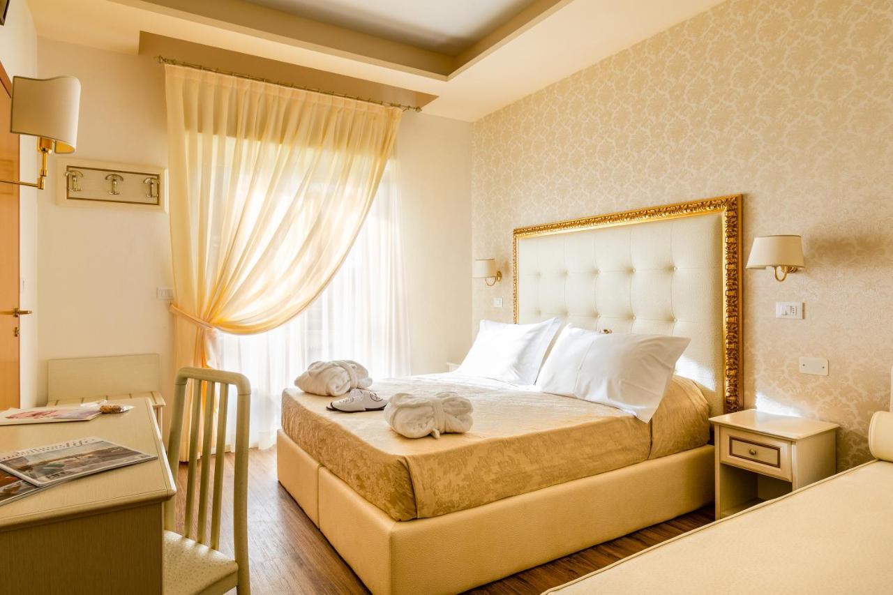 Hotel Mazzanti Милано Мартима Екстериор снимка