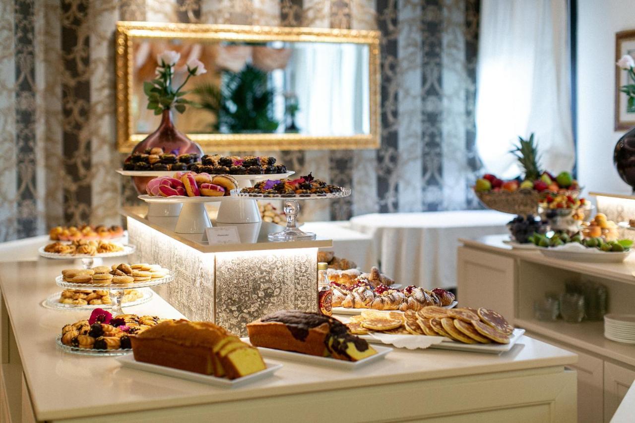 Hotel Mazzanti Милано Мартима Екстериор снимка