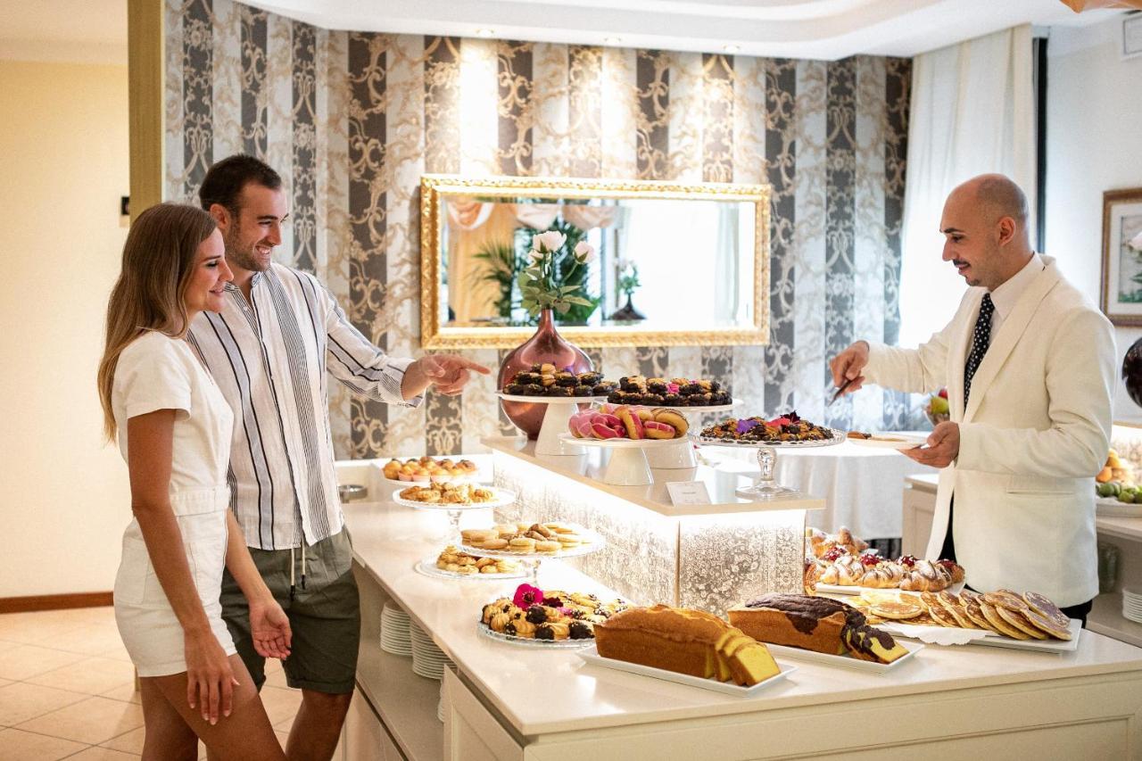 Hotel Mazzanti Милано Мартима Екстериор снимка