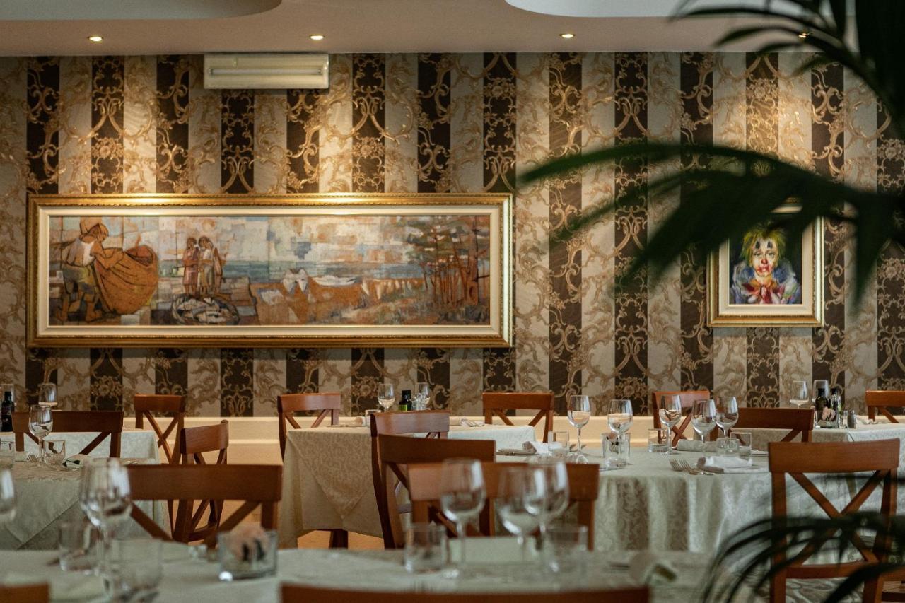 Hotel Mazzanti Милано Мартима Екстериор снимка