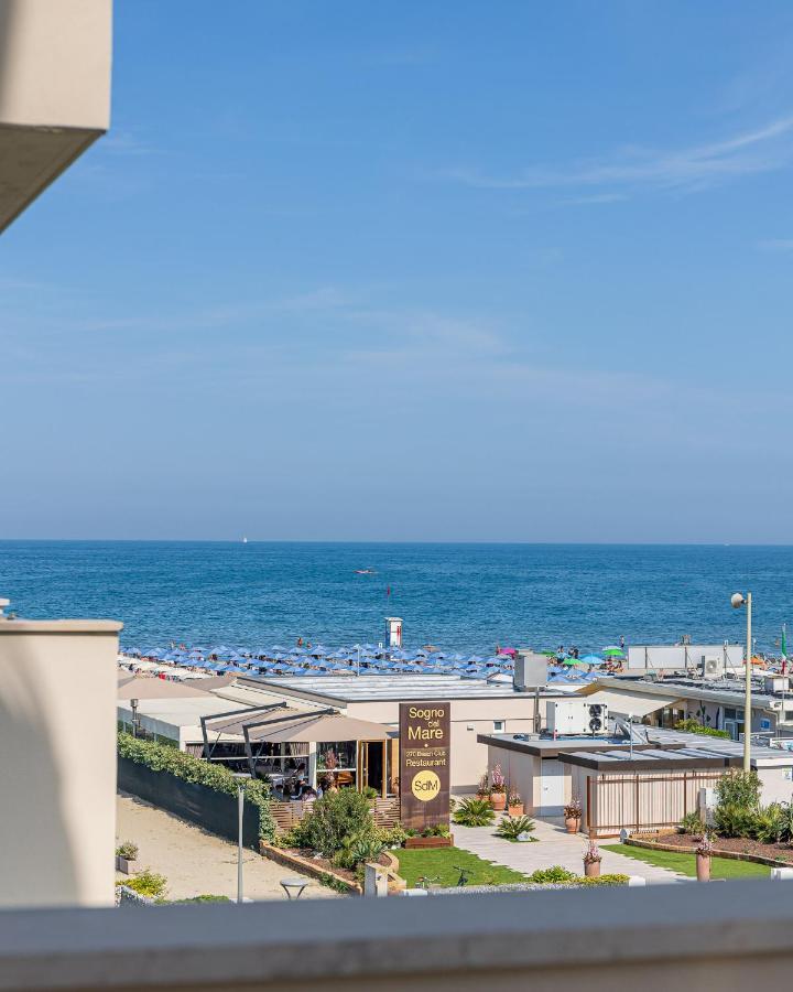Hotel Mazzanti Милано Мартима Екстериор снимка