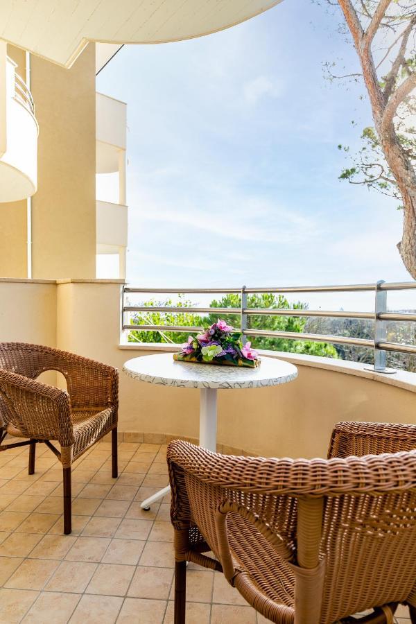 Hotel Mazzanti Милано Мартима Екстериор снимка