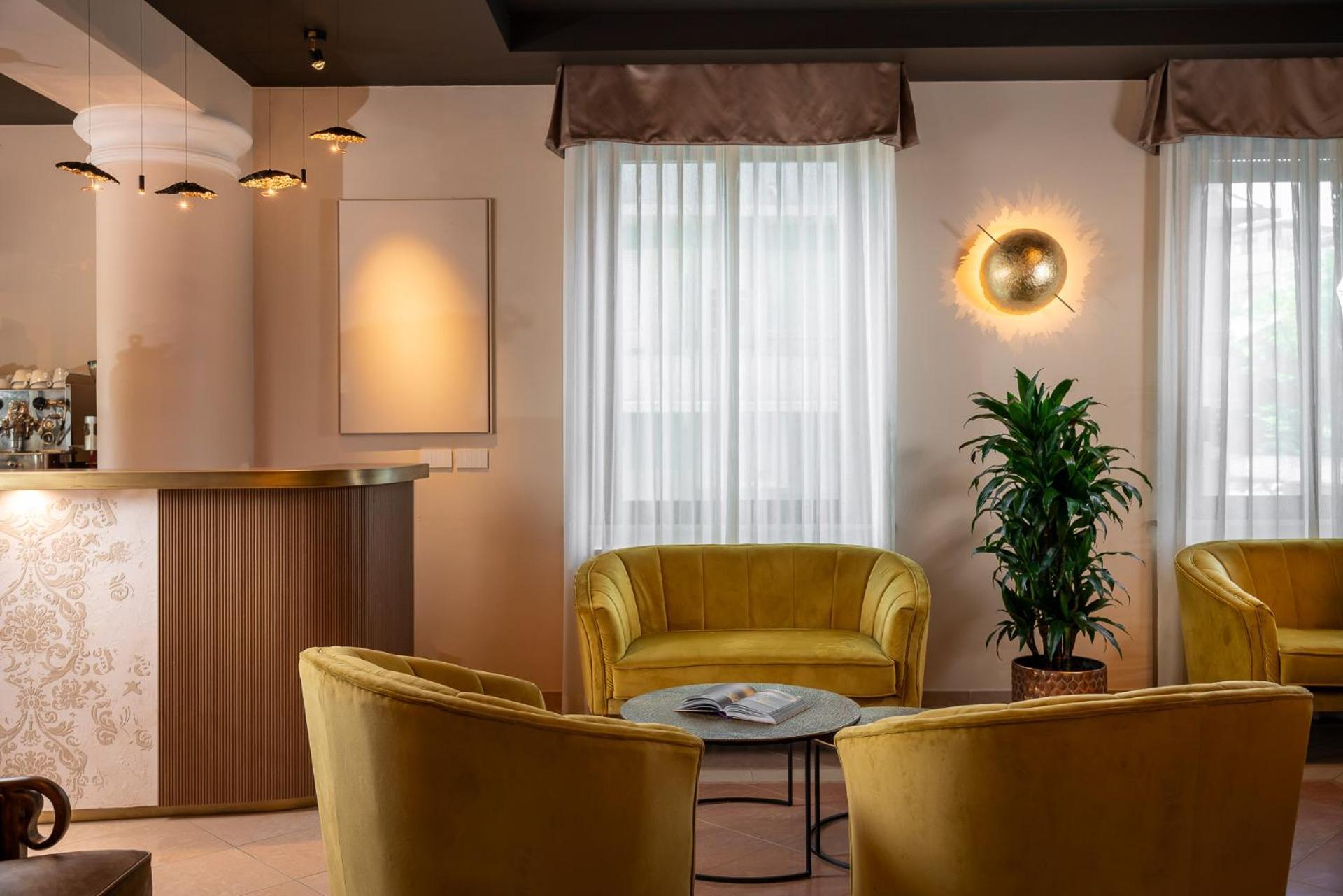 Hotel Mazzanti Милано Мартима Екстериор снимка