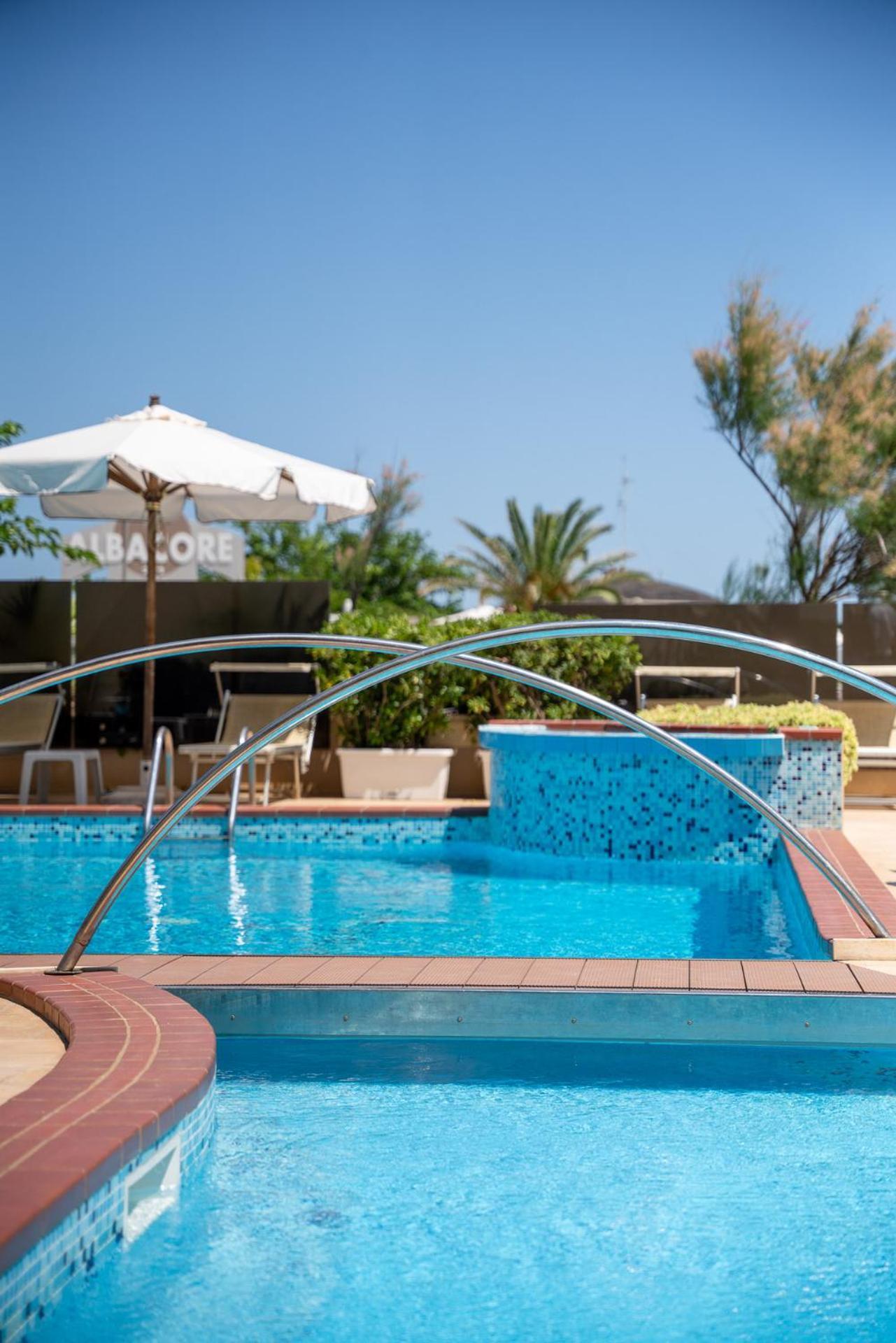 Hotel Mazzanti Милано Мартима Екстериор снимка