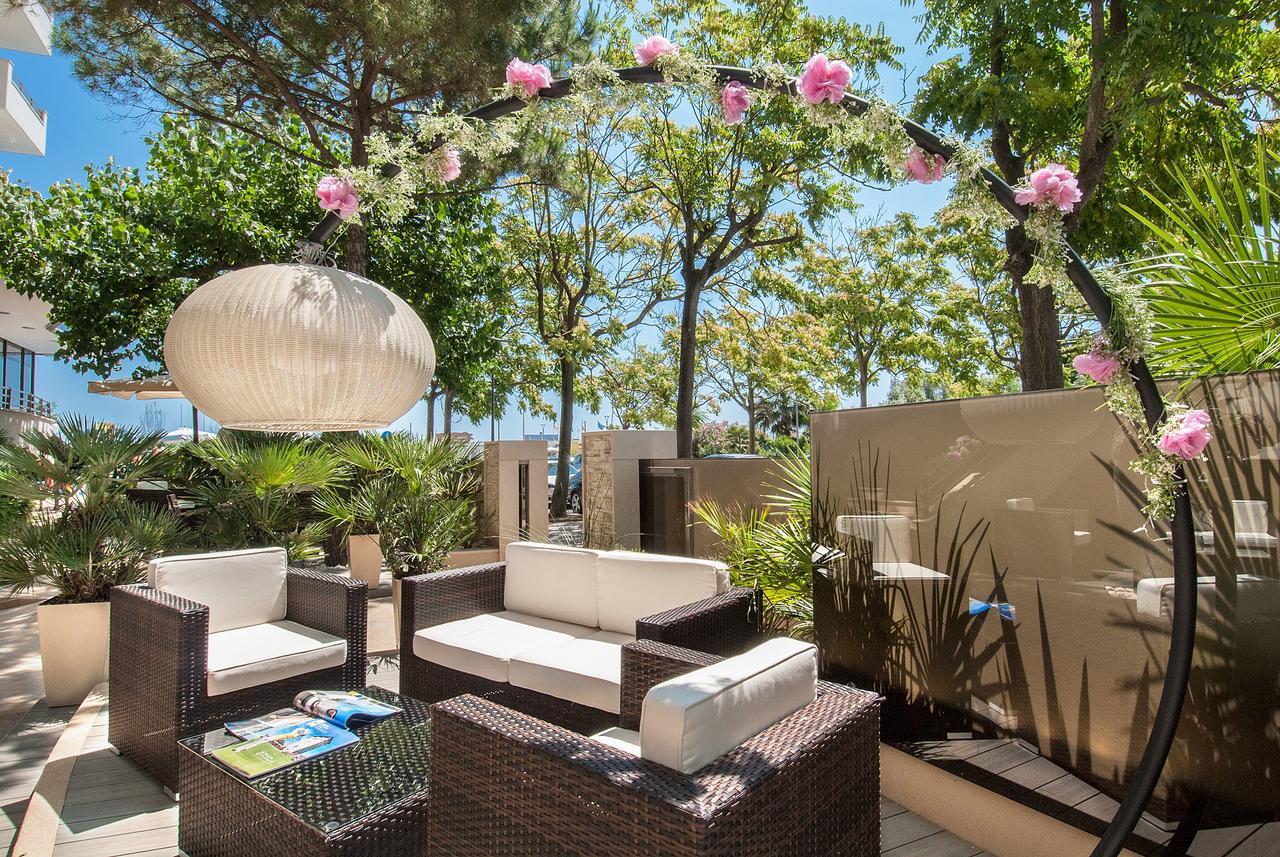 Hotel Mazzanti Милано Мартима Екстериор снимка